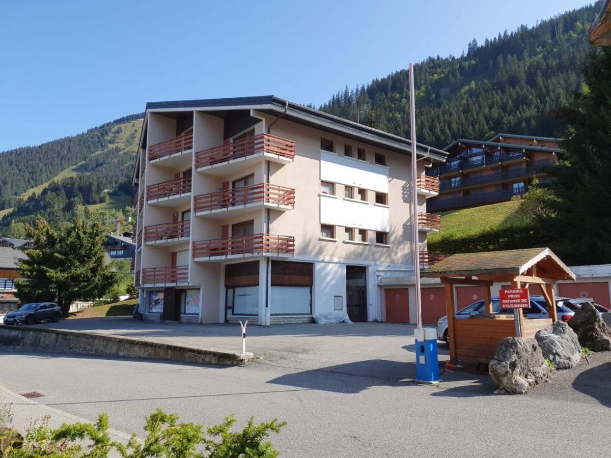 Les Ambrunes Chatel Exterior photo