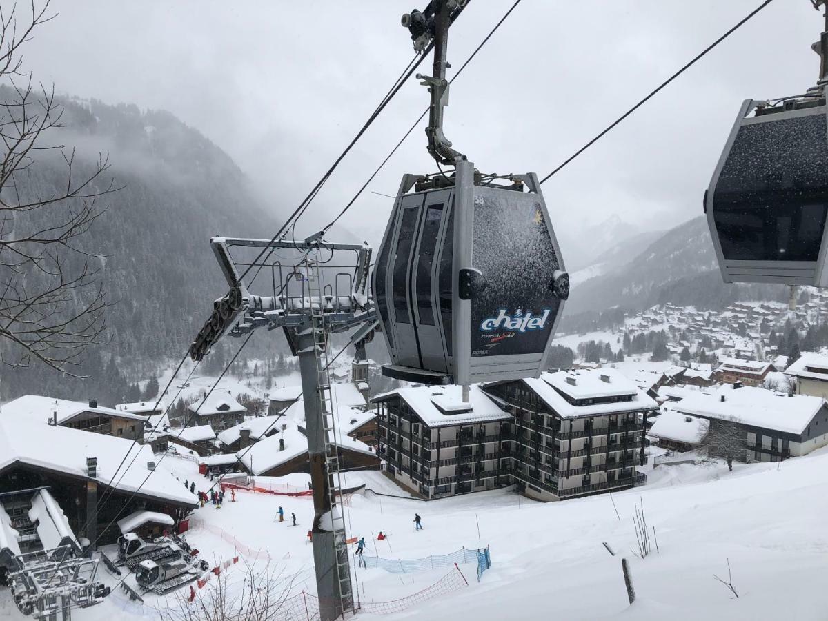 Les Ambrunes Chatel Exterior photo